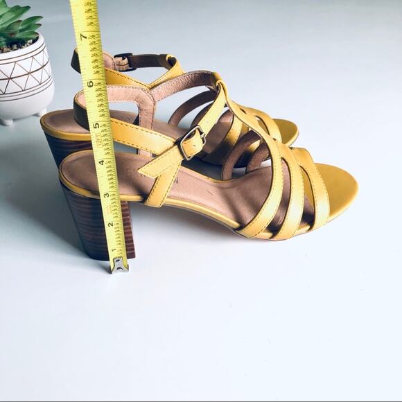 Chelsea Crew ModCloth Women's SZ 9 Kendall Vintage Style Mustard Yellow Sandal - Picture 4 of 8